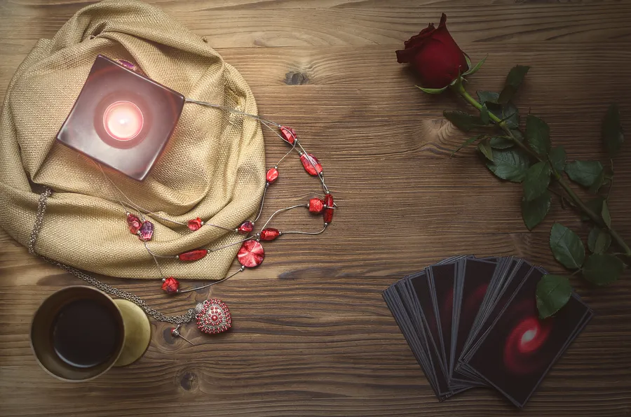 How Love Tarot Reading Guides Romantic Choices in Silver Spring, MD